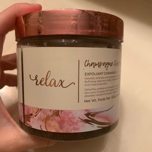 Manna kadar body scrub